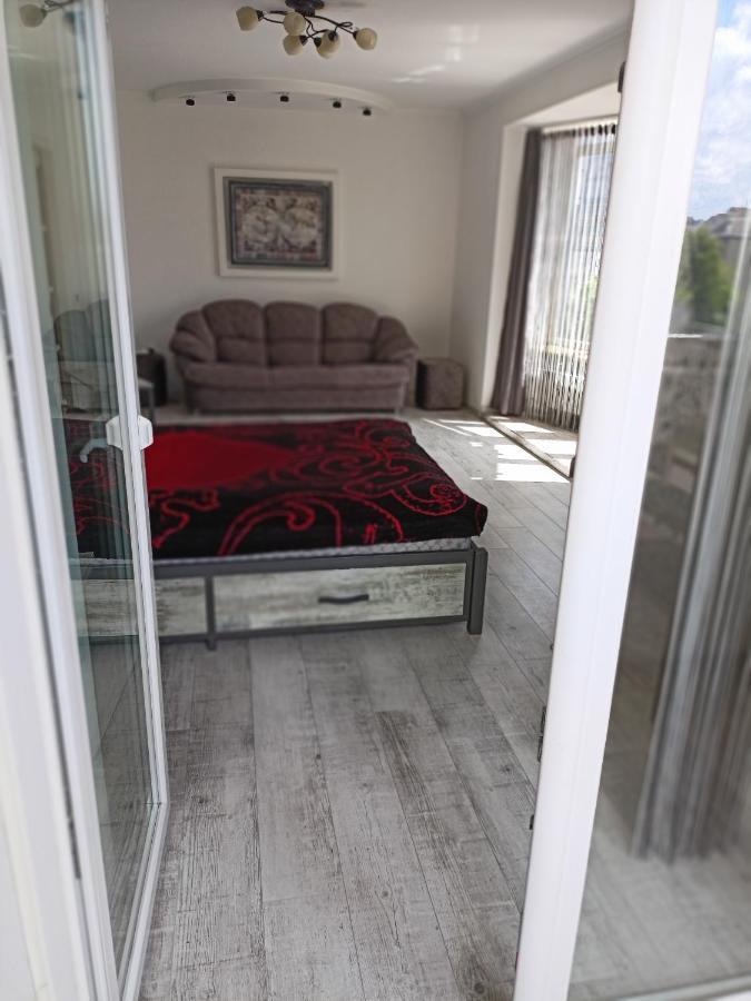 Home In Center With Jacuzzi Ivano-Frankivsk Exteriör bild